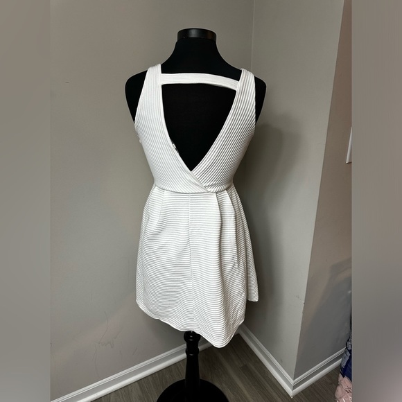 Charlotte Russe White Fit & Flare Dress in Size Medium - Picture 4 of 6
